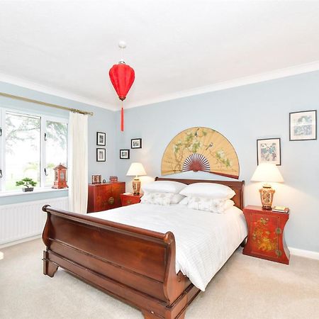Stay At 'The Elms' In Tranquil Church Norton, Selsey - Ground Floor Bedroom, Own Private Bathroom, Quiet Beach, 2 Acre Garden By The Sea, On Edge Of Wildlife Nature Reserve Esterno foto