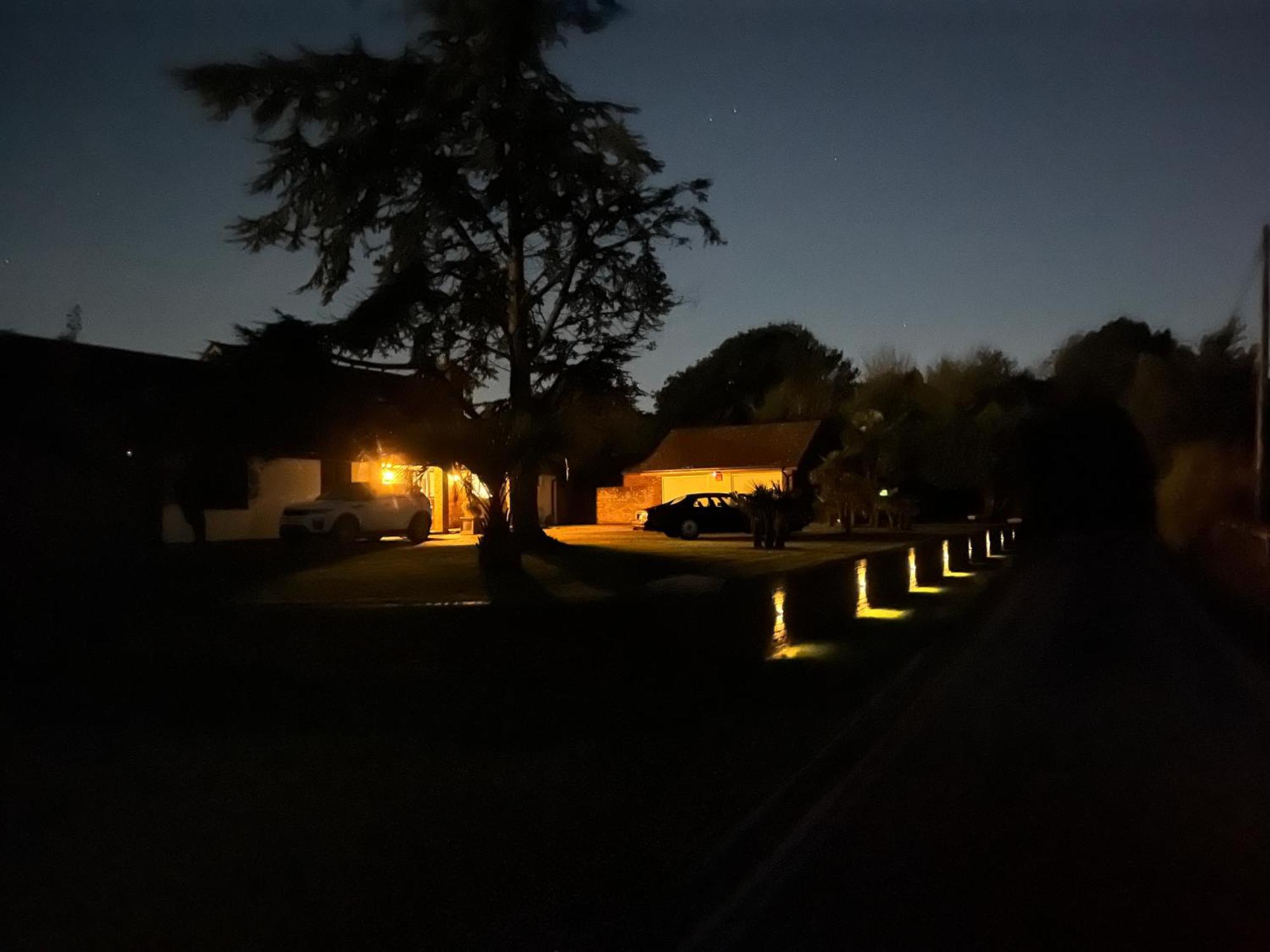 Stay At 'The Elms' In Tranquil Church Norton, Selsey - Ground Floor Bedroom, Own Private Bathroom, Quiet Beach, 2 Acre Garden By The Sea, On Edge Of Wildlife Nature Reserve Esterno foto