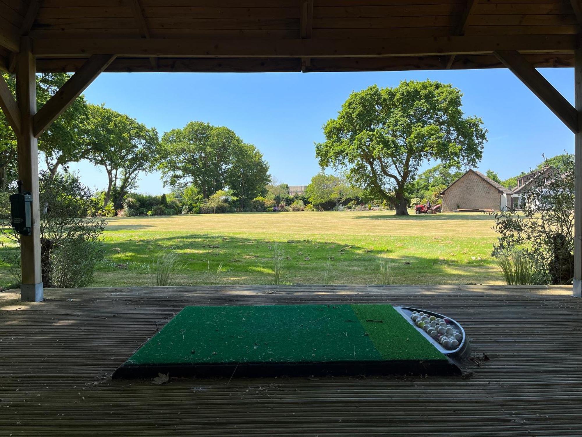 Stay At 'The Elms' In Tranquil Church Norton, Selsey - Ground Floor Bedroom, Own Private Bathroom, Quiet Beach, 2 Acre Garden By The Sea, On Edge Of Wildlife Nature Reserve Esterno foto
